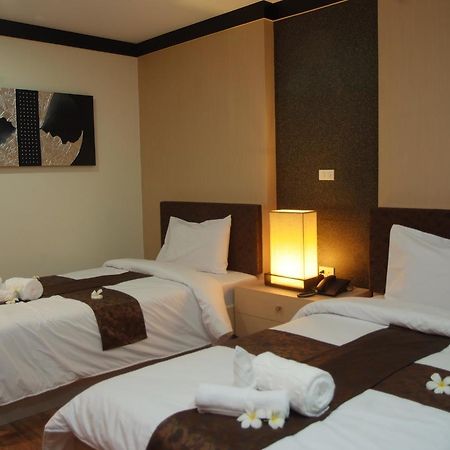 Panatara Hotel Chumpon Extérieur photo