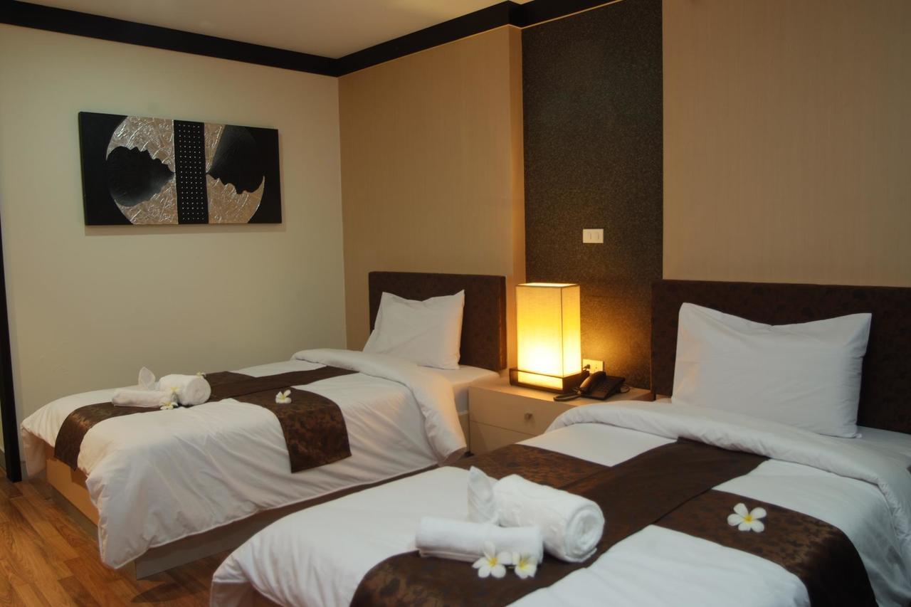 Panatara Hotel Chumpon Extérieur photo
