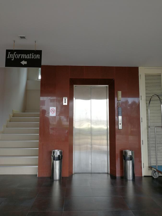 Panatara Hotel Chumpon Extérieur photo